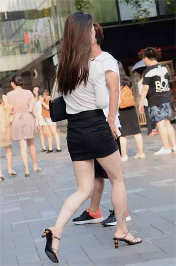 父亲一人战6女