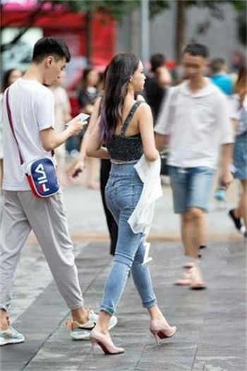 女员工被老板欺负