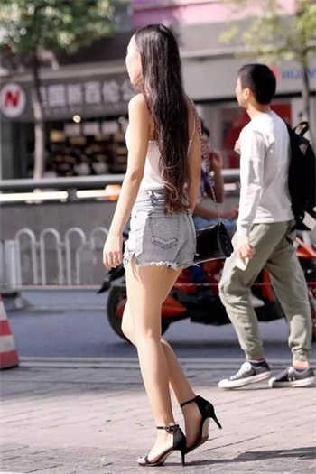 天上人间群
