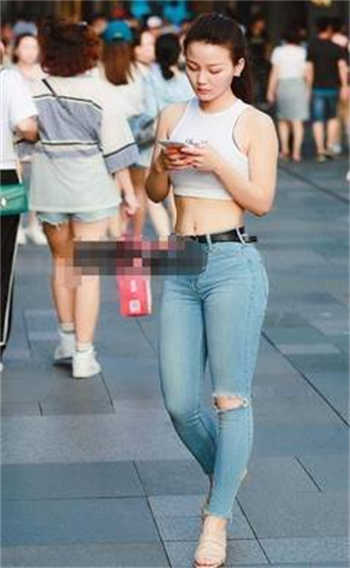 和同学母亲在外打工租房
