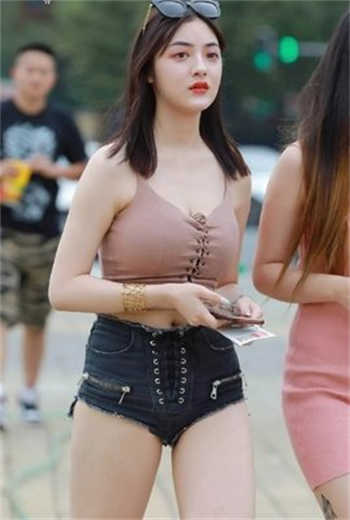 鸣人和纲手之乳影漫画