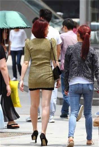 阴瓣黑黑的紫紫的正常嘛