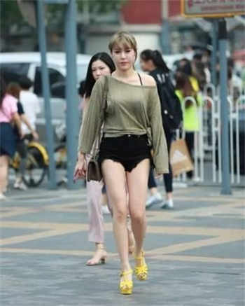 用小号泡自己的姐姐