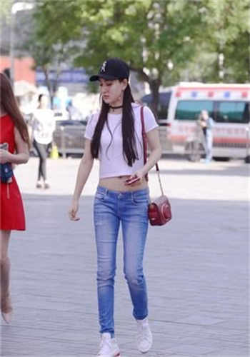 小菲与他的舅舅