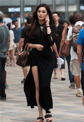 《地下室的秘密》