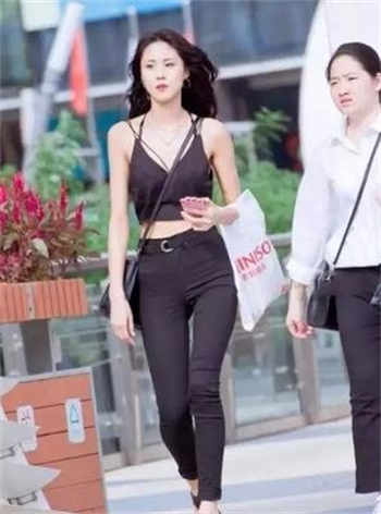 880652的女主叫什么