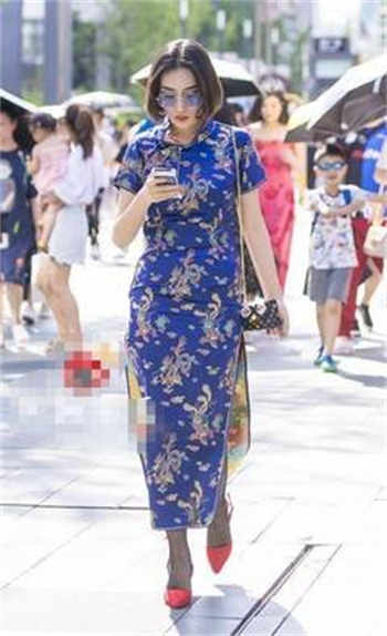 农民工在工地干活的照片